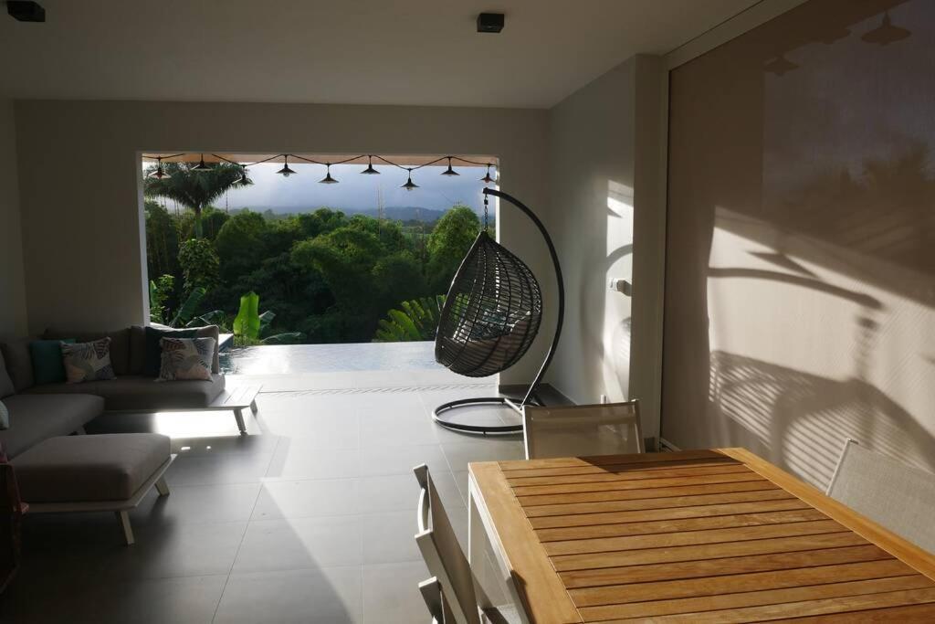 Villa Kumquat Avec Piscine Et Vue Sur Les Montagnes Petit-Bourg Exterior foto