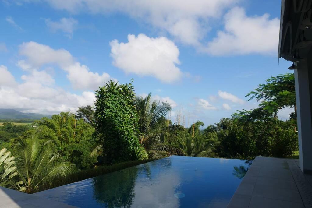 Villa Kumquat Avec Piscine Et Vue Sur Les Montagnes Petit-Bourg Exterior foto